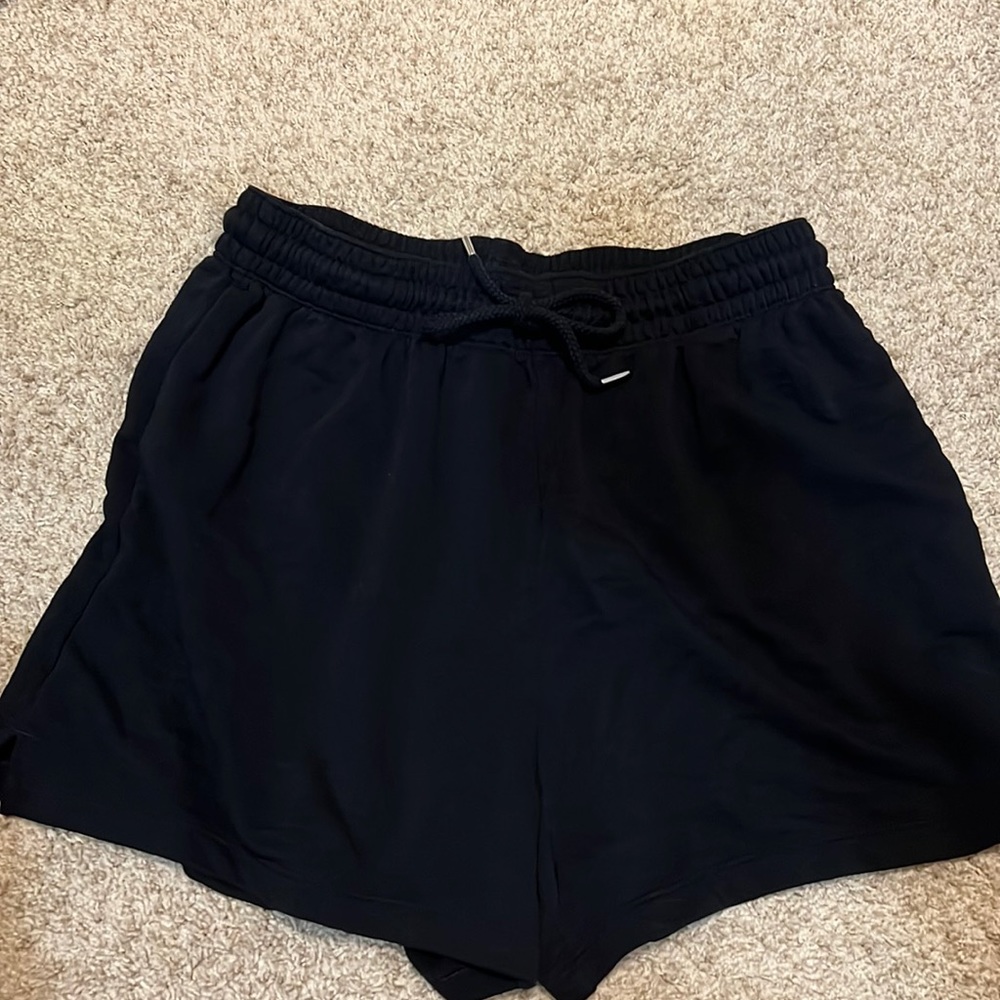 H&M Black cotton basic shorts.